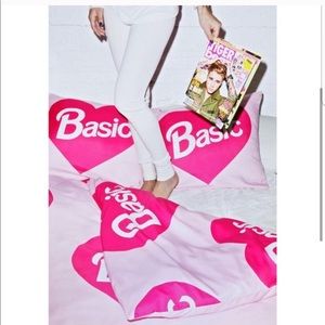 SALE💗💞Basic heart Twin Set Dollskill *rare*